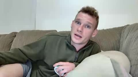 Snapshot of blakeandskylar chatting on 8, 3, 2025 BlakeAndSkylar online show from 8, 3, 2025