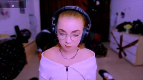 Nicole online show from 22, 10, 2025