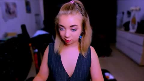 Nicole online show from 10, 11, 2025