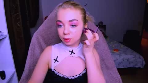 Nicole online show from 5, 12, 2025