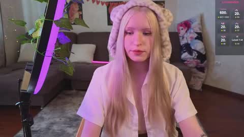 Mona redhead Diana brown-haired online show from 20, 5, 2026