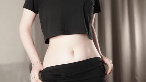 Snapshot of blissvibe chatting on 12, 9, 2025 Mila online show from 12, 9, 2025