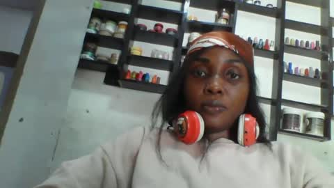 Snapshot of blktulipsxx chatting on 19, 6, 2026 Lola online show from 19, 6, 2026