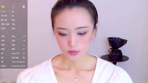 Snapshot of blon_kater chatting on 4, 12, 2025 YoYo online show from 4, 12, 2025