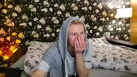 blond_boy69 online show from 28, 4, 2026