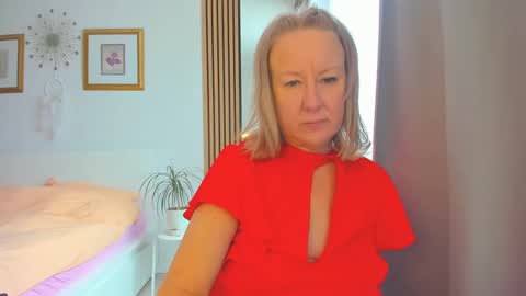 Snapshot of blonde_angel20 chatting on 5, 2, 2025 Nicole online show from 5, 2, 2025