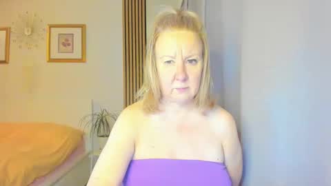Snapshot of blonde_angel20 chatting on 5, 2, 2025 Nicole online show from 5, 2, 2025