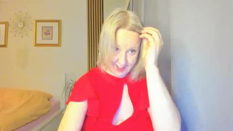 Snapshot of blonde_angel20 chatting on 6, 2, 2025 Nicole online show from 6, 2, 2025