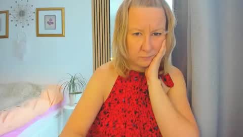 Snapshot of blonde_angel20 chatting on 20, 2, 2025 Nicole online show from 20, 2, 2025