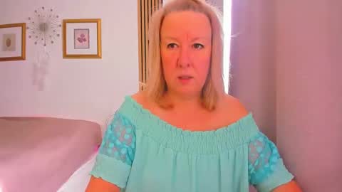 Snapshot of blonde_angel20 chatting on 6, 3, 2025 Nicole online show from 6, 3, 2025