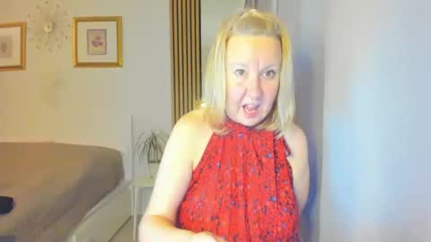 Snapshot of blonde_angel20 chatting on 6, 3, 2025 Nicole online show from 6, 3, 2025