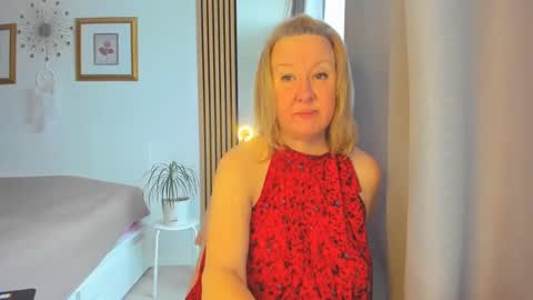 Snapshot of blonde_angel20 chatting on 7, 3, 2025 Nicole online show from 7, 3, 2025