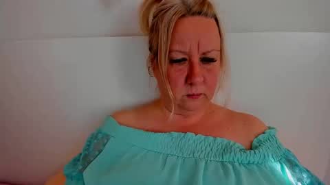 Snapshot of blonde_angel20 chatting on 25, 9, 2025 Nicole online show from 25, 9, 2025