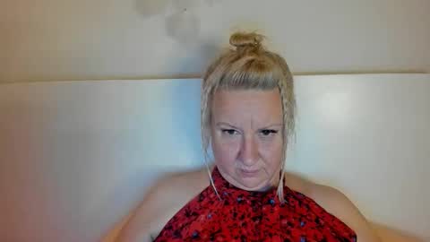Snapshot of blonde_angel20 chatting on 27, 9, 2025 Nicole online show from 27, 9, 2025