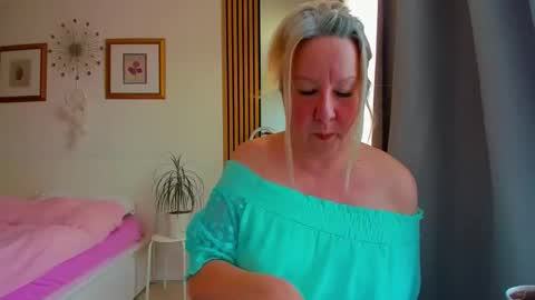 Nicole online show from 16, 3, 2026