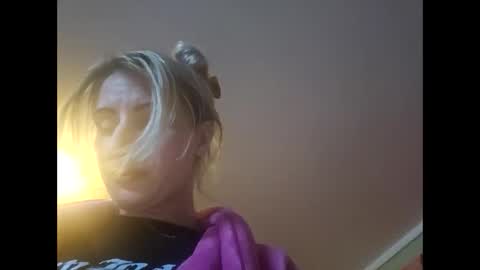 Snapshot of blondebellaaa3 chatting on 20, 1, 2025 Gia online show from 20, 1, 2025