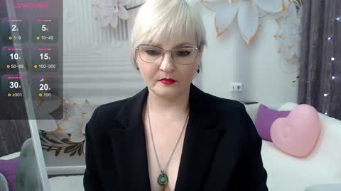 Snapshot of blondebrilliant chatting on 31, 1, 2025 Blonde woman X online show from 31, 1, 2025