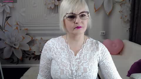 Snapshot of blondebrilliant chatting on 4, 2, 2025 Blonde woman X online show from 4, 2, 2025