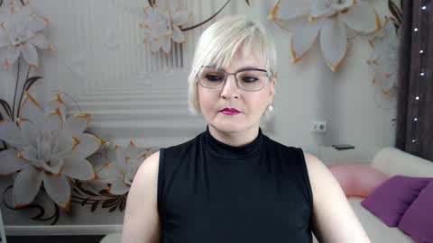 Snapshot of blondebrilliant chatting on 5, 2, 2025 Blonde woman X online show from 5, 2, 2025
