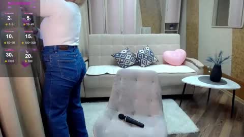 Snapshot of blondebrilliant chatting on 8, 2, 2025 Blonde woman X online show from 8, 2, 2025