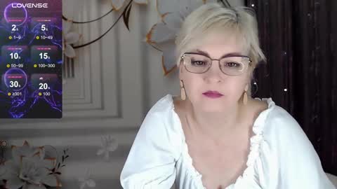 Snapshot of blondebrilliant chatting on 25, 2, 2025 Blonde woman X online show from 25, 2, 2025