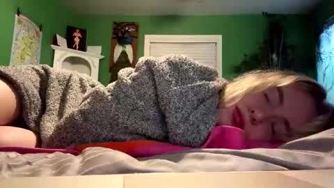 Snapshot of blondebunny999 chatting on 6, 2, 2026 blondebunny999 online show from 6, 2, 2026