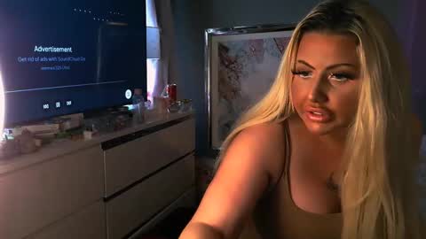 blondedolltia online show from 11, 1, 2026