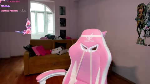 Snapshot of blondesoulmate chatting on 27, 10, 2025 Elisa online show from 27, 10, 2025