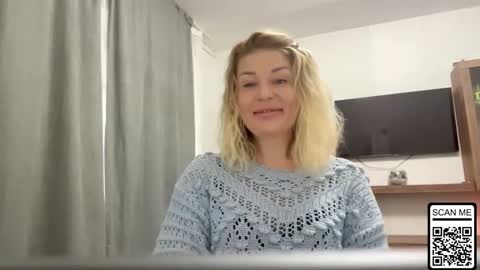 Snapshot of blondie_xoxoxo chatting on 10, 10, 2025 blondie_xoxoxo online show from 10, 10, 2025