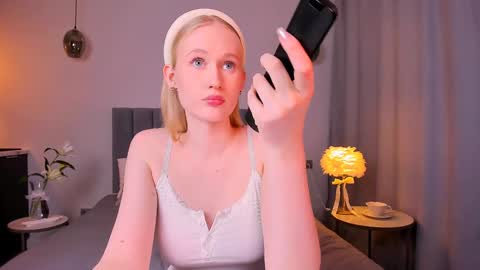 Mia online show from 7, 1, 2025