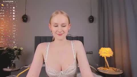 Mia online show from 12, 3, 2025