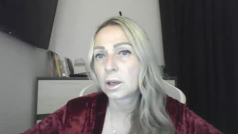 Snapshot of blondkitti chatting on 8, 9, 2025 Iren online show from 8, 9, 2025
