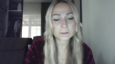 Snapshot of blondkitti chatting on 12, 9, 2025 Iren online show from 12, 9, 2025