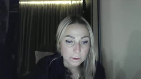 Snapshot of blondkitti chatting on 17, 10, 2025 Iren online show from 17, 10, 2025