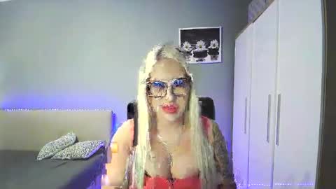 BlondLeyla online show from 13, 11, 2025