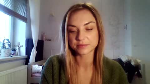 Snapshot of blondleyla chatting on 2, 2, 2026 BlondLeyla online show from 2, 2, 2026