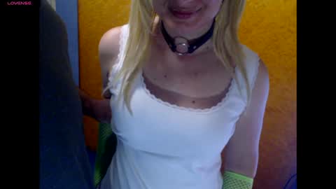 Snapshot of blontsex chatting on 1, 12, 2024 Blontsex online show from 1, 12, 2024