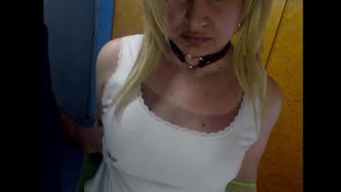 Snapshot of blontsex chatting on 23, 11, 2025 Blontsex online show from 23, 11, 2025