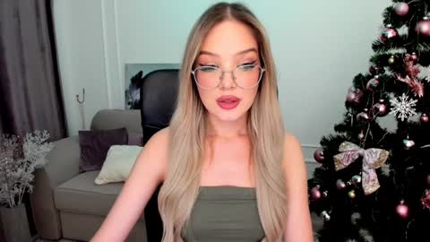 Snapshot of bloomingheart chatting on 10, 1, 2025 Sophia online show from 10, 1, 2025