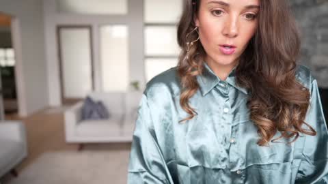 Emma Bloom online show from 12, 1, 2025