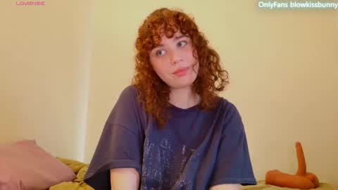 Blow Kiss Bunny online show from 4, 3, 2026