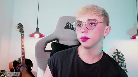 Snapshot of blue_boy_1 chatting on 4, 12, 2024 TAY online show from 4, 12, 2024