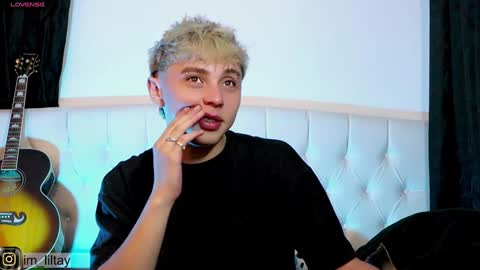 Snapshot of blue_boy_1 chatting on 22, 12, 2024 TAY online show from 22, 12, 2024