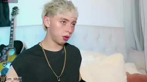 Snapshot of blue_boy_1 chatting on 24, 2, 2025 TAY online show from 24, 2, 2025