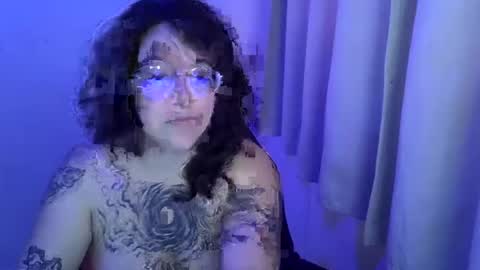 Snapshot of blue_liz chatting on 16, 10, 2025 blue_liz online show from 16, 10, 2025