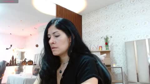 blue_tay1 online show from 5, 11, 2025