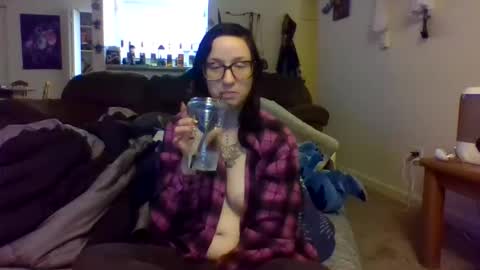 Snapshot of blueeyedbeauty1995 chatting on 7, 11, 2025 Blueeyedbeauty online show from 7, 11, 2025