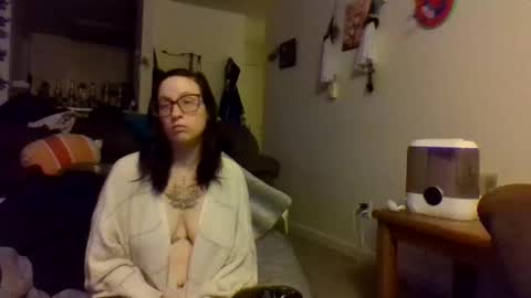 Snapshot of blueeyedbeauty1995 chatting on 8, 11, 2025 Blueeyedbeauty online show from 8, 11, 2025