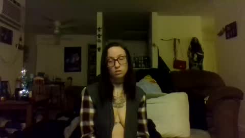 Snapshot of blueeyedbeauty1995 chatting on 18, 12, 2025 Blueeyedbeauty online show from 18, 12, 2025