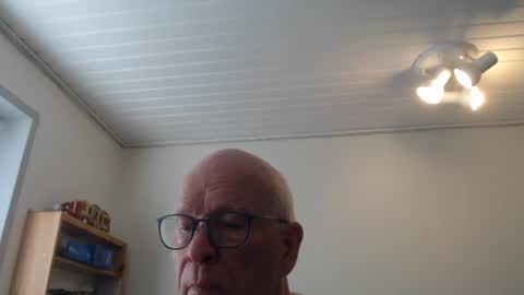 blueeyesn8 online show from 6, 2, 2025